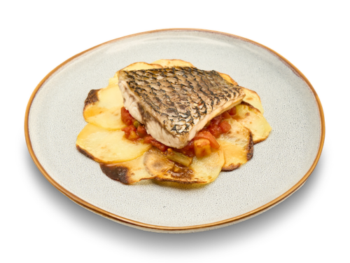 Peix del dia amb samfaina i patates fregides